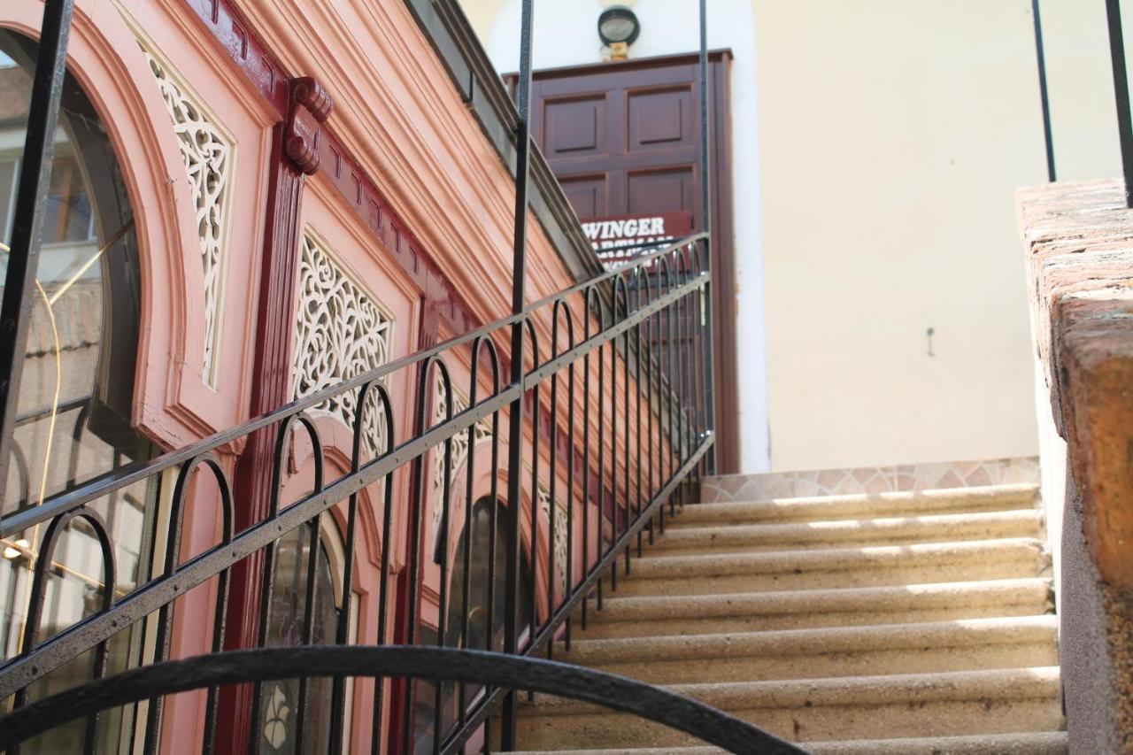 Zwinger Apartman Шопрон Екстериор снимка
